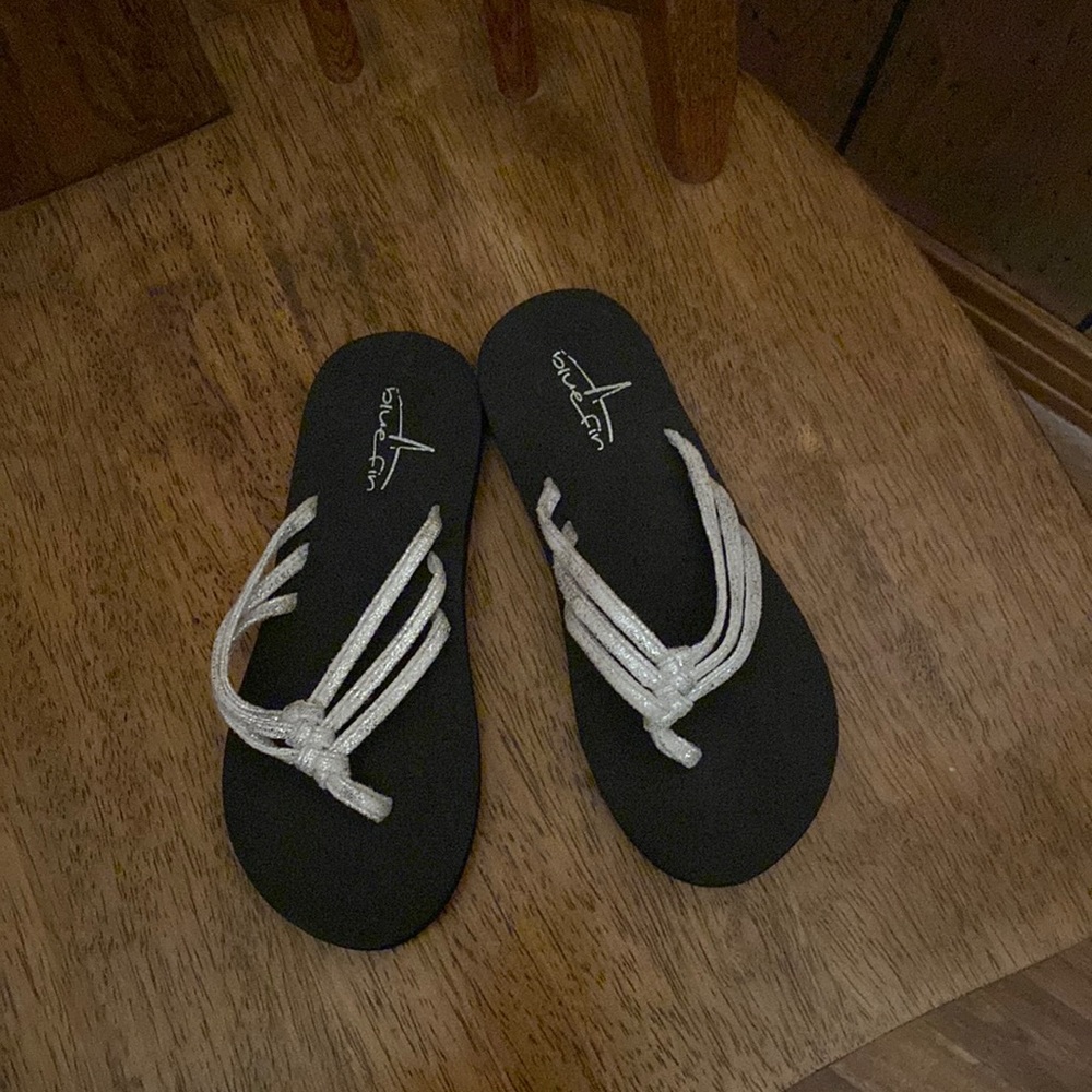 Girls flip flops